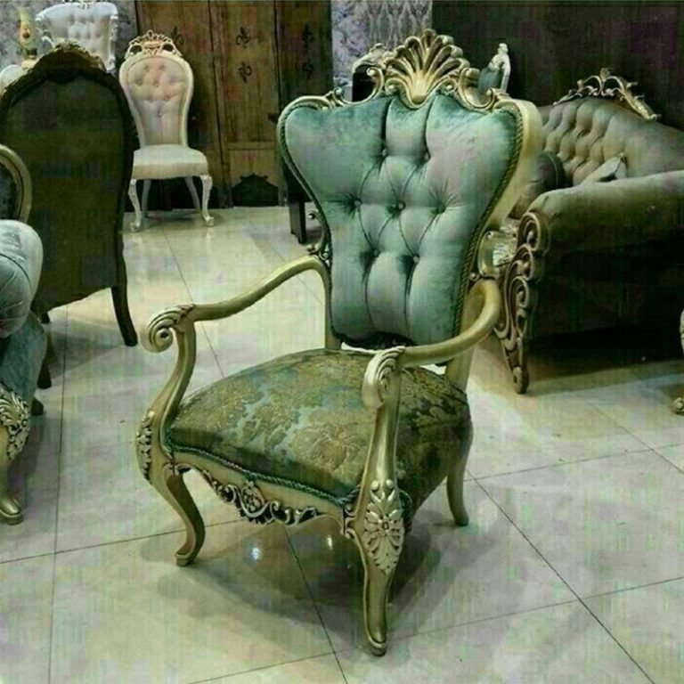 مبل کلاسیک مدل نگین دسته چوبی