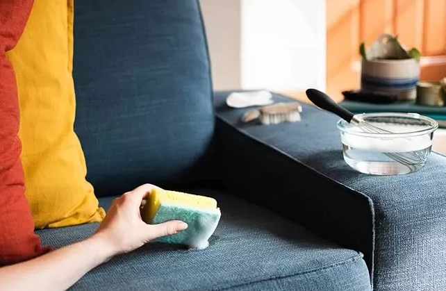 تمیزکردن مبلمان با مواد شوینده