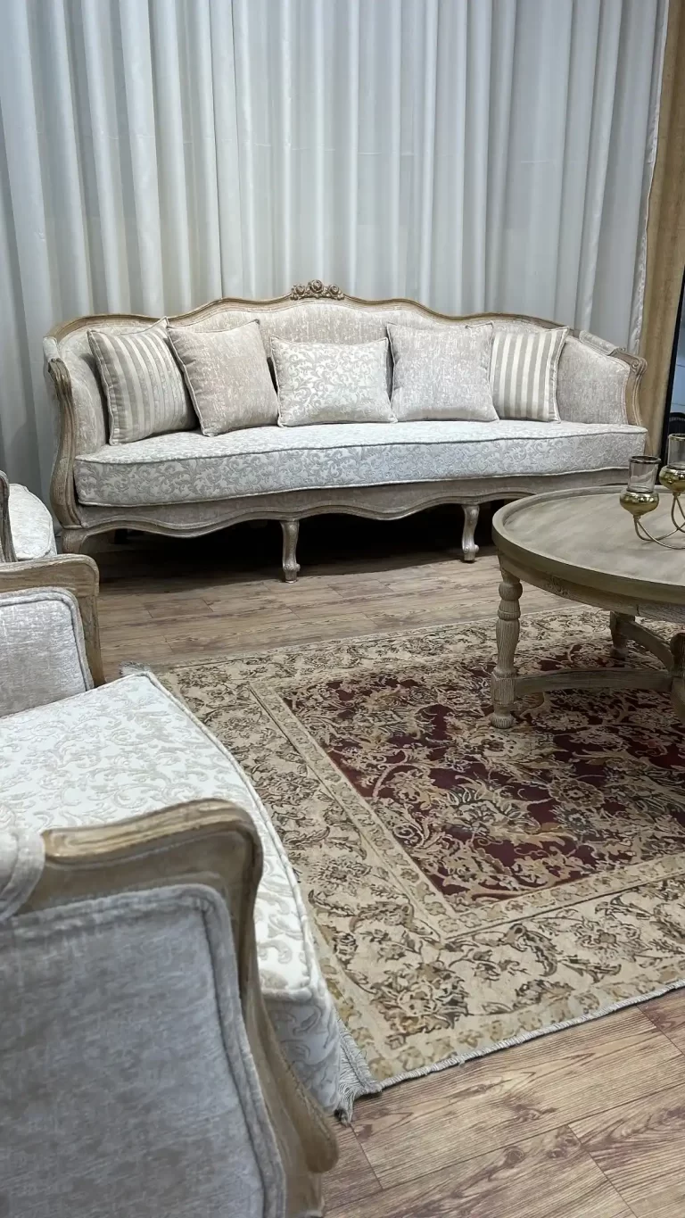 مبل کلاسیک مدل ۳ گل ابزاری